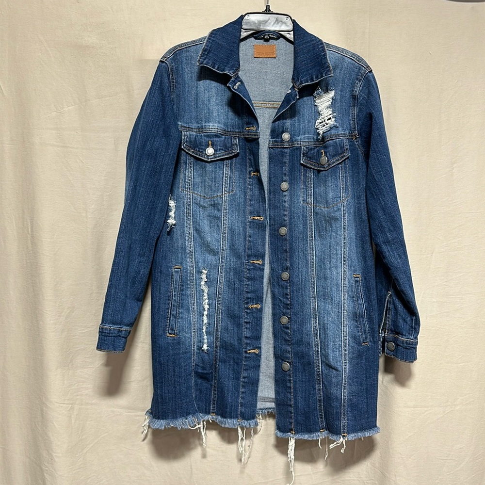 Judy Blue distressed button up denim jacket with pockets‎ / Size S / Box 8-7